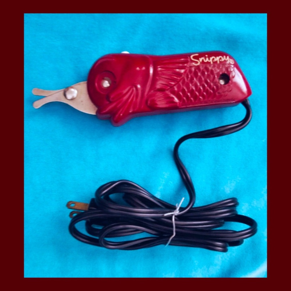 Vintage 1950's Snippy Fish Children’s Safety Electric Scissors WORKS GREAT!